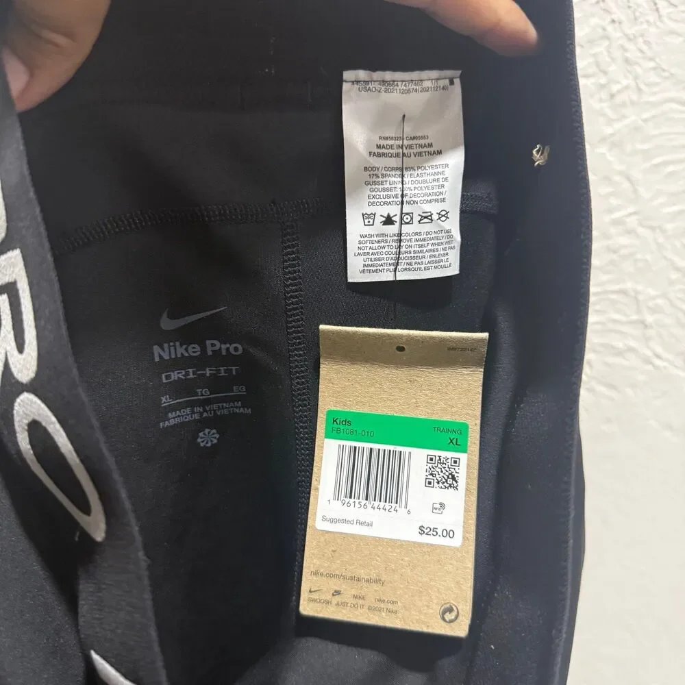 Girls black Nike Pro Shorts XL 14/16